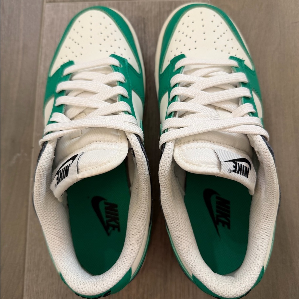 Nike Dunk Green and White Sneakers Women’s 6.5 - Picture 4 of 5